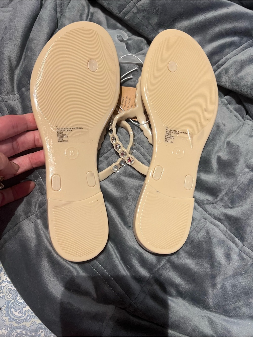 Shade & Shore Jelly Rhinestone Women’s Size 8 Tan Sandals, new with tags - Picture 7 of 8